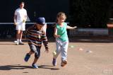 5g6h88754: Foto: Dvacet dětí se na antukových kurtech Sparty intenzivně věnovalo hlavně tenisu