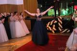 20180209233018_IMG_9719: Foto: Studentky a dva studenti Pedagogického lycea v Čáslavi si na maturitním plese převzali svoje šerpy
