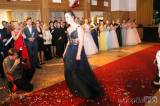 20180209233018_IMG_9721: Foto: Studentky a dva studenti Pedagogického lycea v Čáslavi si na maturitním plese převzali svoje šerpy