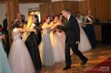 20180209233025_IMG_9808: Foto: Studentky a dva studenti Pedagogického lycea v Čáslavi si na maturitním plese převzali svoje šerpy