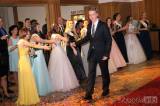 20180209233025_IMG_9809: Foto: Studentky a dva studenti Pedagogického lycea v Čáslavi si na maturitním plese převzali svoje šerpy