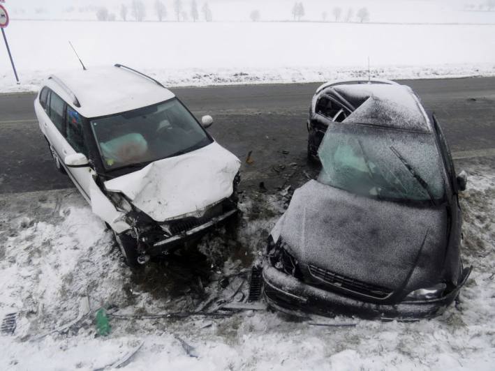 Vážná dopravní nehoda na Kutnohorsku si vyžádala těžká zranění řidičů
