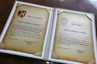 Kutná Hora má další partnerské město, podepsala smlouvu s Jajce z Bosny a Hercegoviny