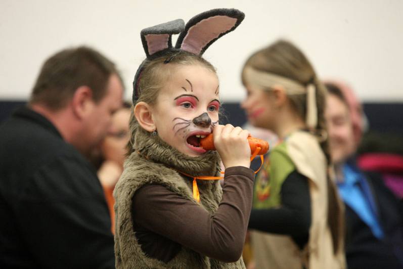 Foto: Odpolední karneval přilákal do zbraslavické sokolovny desítky dětí
