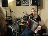 20180402001058_DSCF9288: Foto, video: Rodinná kapela Petra Börnerová Trio vvystoupila v kutnohorském Blues Café