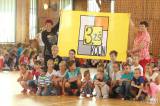 ah1b9379: Kolínská "Trojka" má novou vlajku, slavnostního představení se účastnila celá škola