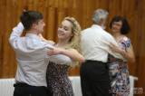 20180420225008_5G6H4188: Foto: Na hlízovské Tančírně se v pátek sešly páry z tanečních pro dospělé