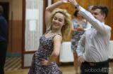 20180420225008_5G6H4195: Foto: Na hlízovské Tančírně se v pátek sešly páry z tanečních pro dospělé