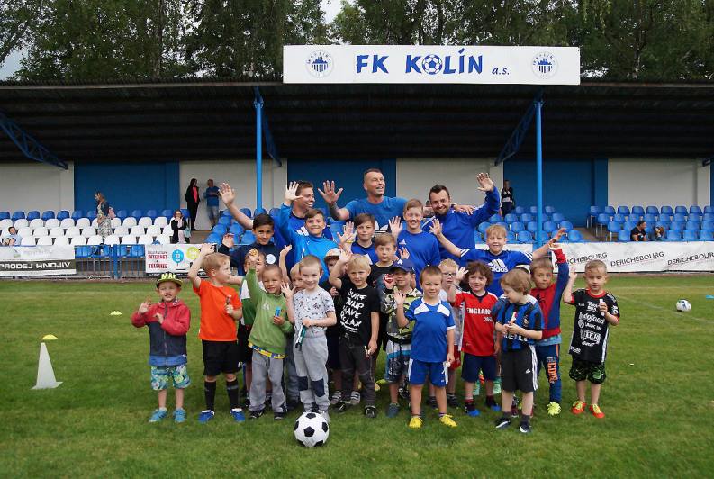Foto: Náboru fotbalové školky FK Kolín se zúčastnilo 17 malých fotbalistů