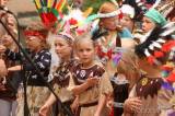 20180614131946_5G6H1520: Foto: Mateřskou školku Benešova II obsadili indiáni hned ze čtyř kmenů!