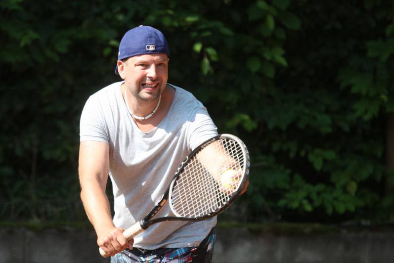 Foto: V sobotním tenisovém turnaji Roztěž Open zvítězil Michal Janoušek!