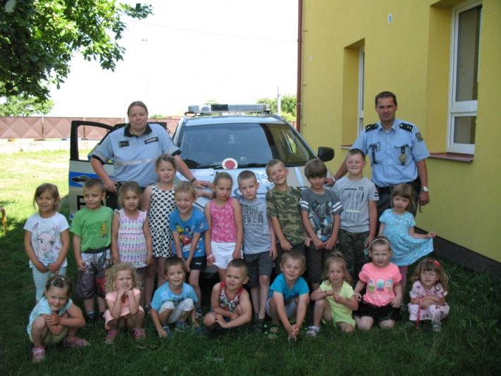 Policisté na návštěvě v křesetické školce