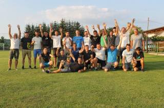 Foto: Fotbalisté FC Bílé Podolí oslavili záchranu v I. B třídě na rozlučce