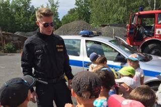 Děti z Mateřské školy Miskovice zavítaly na policejní oddělení