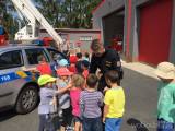 20180620145544_miskovice10: Děti z Mateřské školy Miskovice zavítaly na policejní oddělení