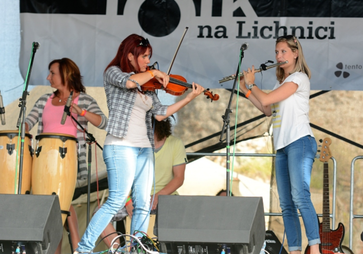 Festival Folk na Lichnici odstartuje v sobotu 14. července v 11 hodin na zřícenině hradu Lichnice 