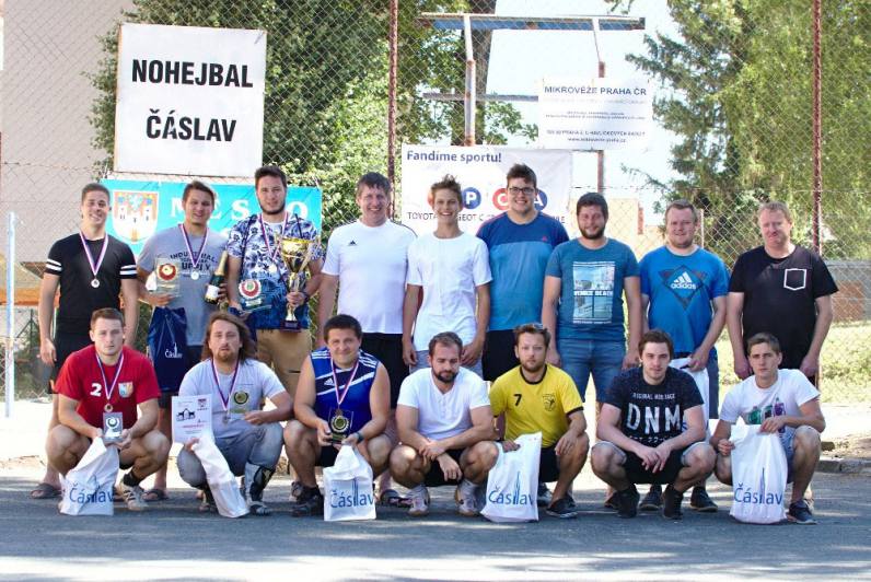 Vítězství v turnaji dvojic „Čáslavská pata“ zaznamenali nohejbalisté Chabeřic