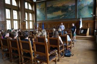 Bavorští studenti si prohlédli kolínskou radnici