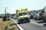 20180813112829_x-2380: Foto: Dopravu mezi Kolínem a Týncem blokovala nehoda se dvěma zraněnými