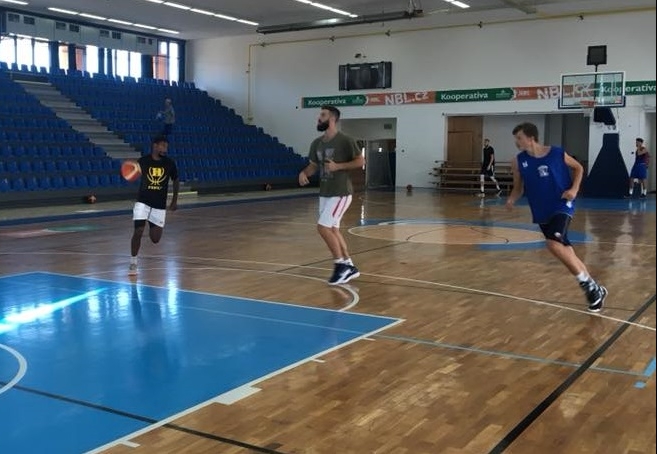 Kolínské basketbalisty čeká osm přípravných utkání