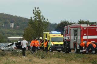 Foto: Na silnici mezi Kolínem a Kutnou Horou se v sobotu zranili dva lidé