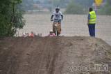 20180826212520_DSC_0885: Foto: Piloti strojů Jawa 50 si to v sobotu rozdali na motokrosové trati v Okřesanči