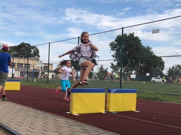 Děti si otestovaly své schopnosti na sportovním dni na „Sokoláku“