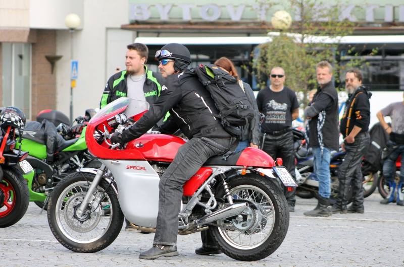 Foto: Motorkáři z Fredom vyrazili na akci 400 let bitvy u Čáslavi
