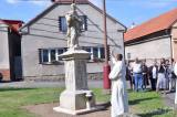 20180918093401_DSC_0066: Posvětili zrestaurovanou sochu sv. Jana Nepomuckého v Červených Janovicích