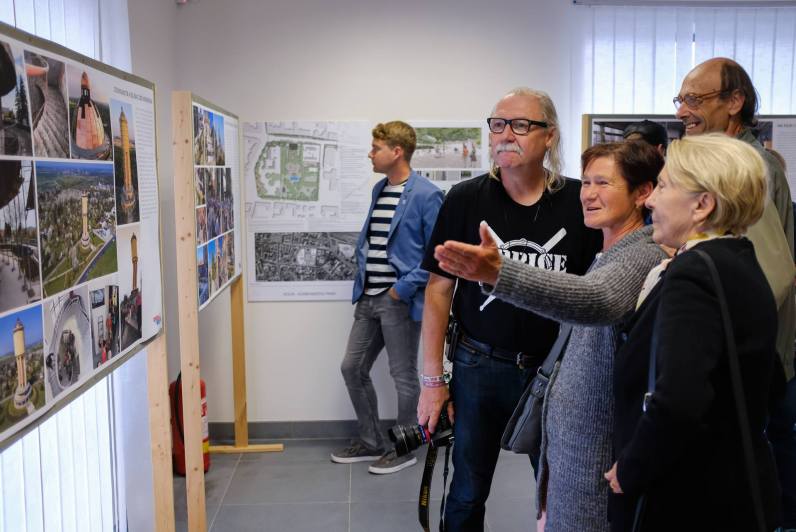 Foto: V CEROPu zahájili výstavu Kolín v běhu let