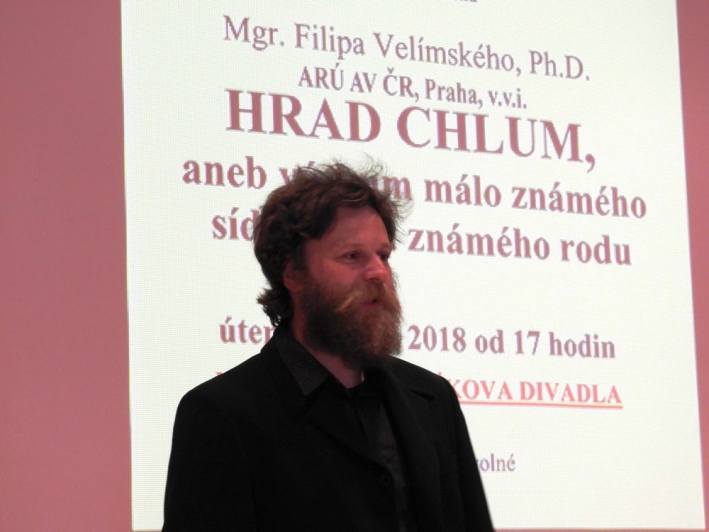 Foto, video: Na přednášce Filipa Velímského si prohlédli lebky pánů z Chlumu u Čáslavi