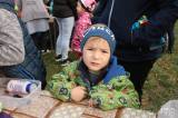 20181026181932_5G6H5451: Foto: Do dlabání dýní ve Svatém Mikuláši se pustili děti i jejich rodiče