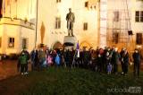 20181028213727_5G6H7267: Foto: U sochy T.G. Masaryka si v neděli večer připomněli sto let od vzniku Československa