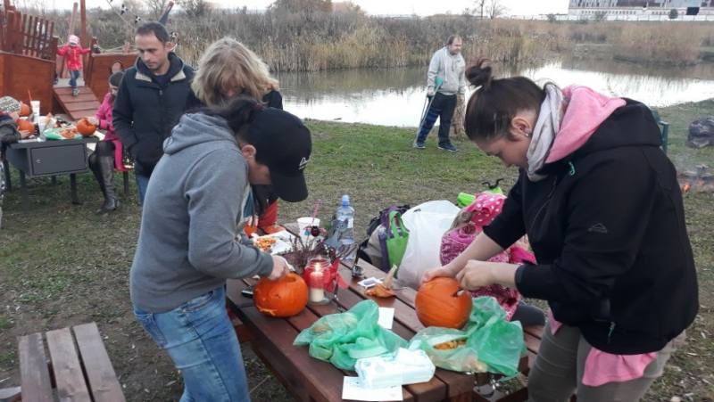 Halloween zachvátil dětské hřiště ve sportovním areálu FK Neškaredice