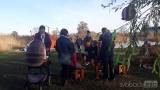 20181102100220_20181031_144614: Halloween zachvátil dětské hřiště ve sportovním areálu FK Neškaredice