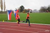 20181105093403_DSC_3675: Kutnohorští atleti absolvovali štafetu 100 km k výročí 100 let republiky