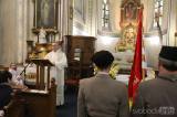 20181111130342_5G6H2737: V kostele sv. Martina požehnali novému praporu Tělocvičné jednoty Sokol Červené Janovice