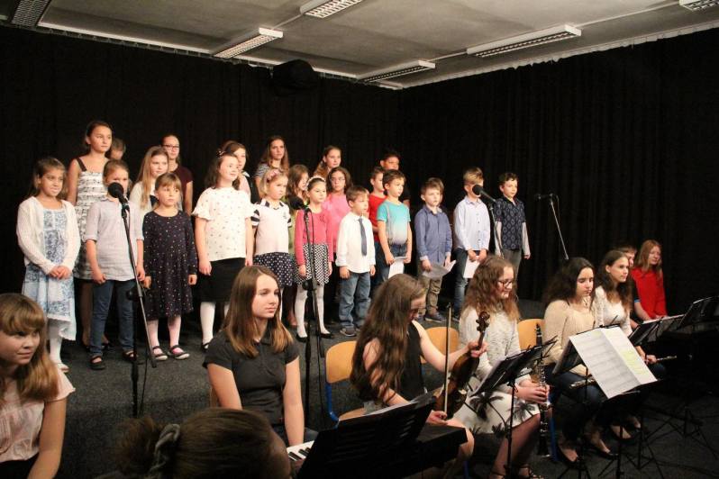 Hudebníci ze „Čtyřky“ koncertovali pro mateřské školy