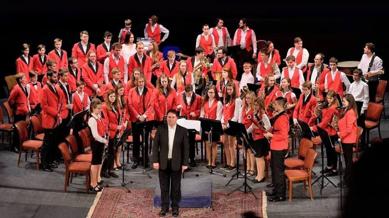 Dechový orchestr kolínské ZUŠky připravil vánoční koncert
