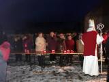 20181202175235_20181201_164511: Foto: Vánoční stromek v Zehubech se po roce opět rozzářil!