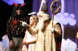 20181205205325_5G6H3132: Foto: V kutnohorském divadle si děti užily pohádku „Mikulášská vánočka“ s tradiční nadílkou