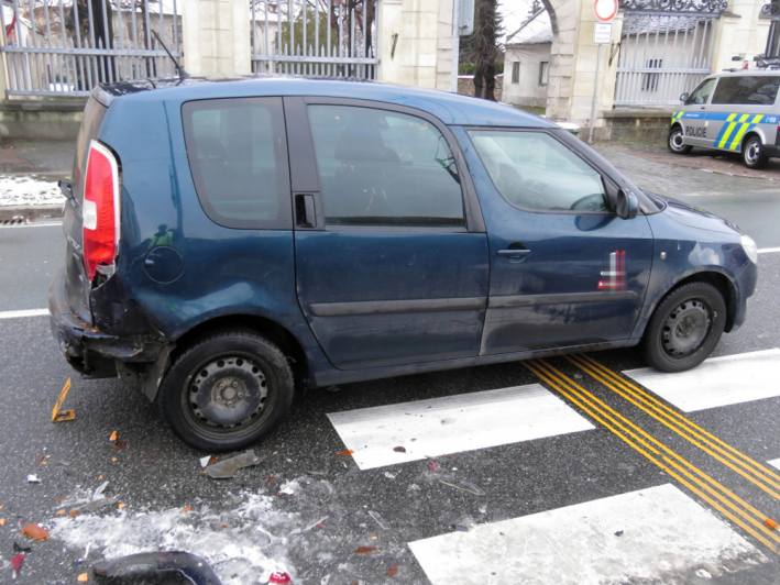 Dopravní nehoda tří aut v Nových Dvorech se obešla bez zranění
