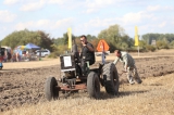 Foto: Starokolínská brázda ukázala historické traktory v akci