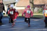 20181231135057_IMG_1596: Foto: Běžci si poslední den v roce zpestřili Silvestrovským během ve Svatém Mikuláši