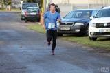 20181231135102_IMG_1683: Foto: Běžci si poslední den v roce zpestřili Silvestrovským během ve Svatém Mikuláši