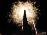 20190101214135_10: Foto, video: Čáslaváci vítali rok 2019 novoročním ohňostrojem na Žižkově náměstí
