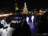 20190101214140_DSCN0866: Foto, video: Čáslaváci vítali rok 2019 novoročním ohňostrojem na Žižkově náměstí