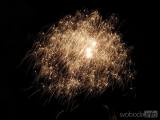 20190101214142_DSCN0883: Foto, video: Čáslaváci vítali rok 2019 novoročním ohňostrojem na Žižkově náměstí