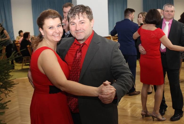 Foto: Novodvorští myslivci si zatančili na plese v kulturním domě v Hlízově