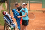 5g6h8604: Foto: V tenisovém turnaji mladších žáků na kurtech Sparty bojovaly čtyři desítky dětí